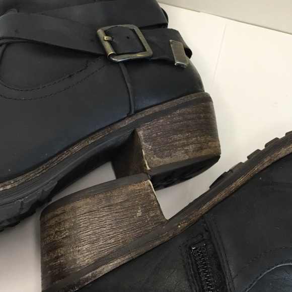 COPY - Ugg Women's Shoes Rugged Black Booties Size 6 - Picture 5 of 16